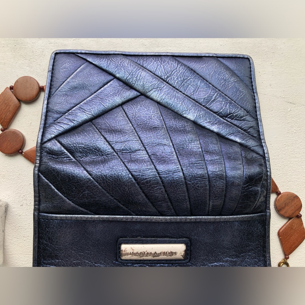Isabella Fiore 100% leather wallet - metallic blue - rare hard to find - Picture 3 of 17